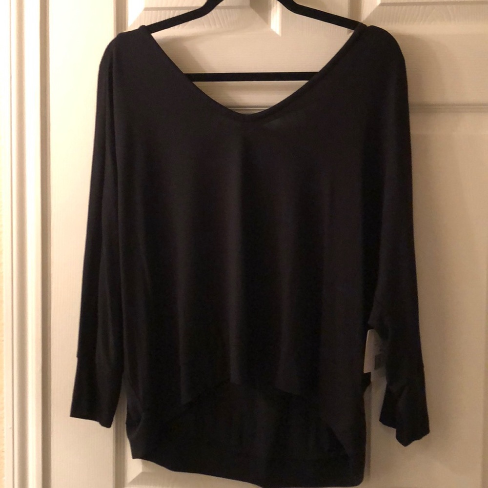 Cross back quarter sleeve black top